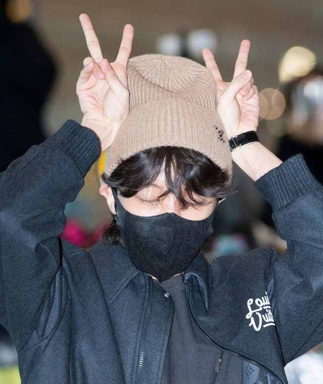 BTS's J-Hope turns the Incheon International Airport into his stage as he departs for the 'Golden Disc Awards'