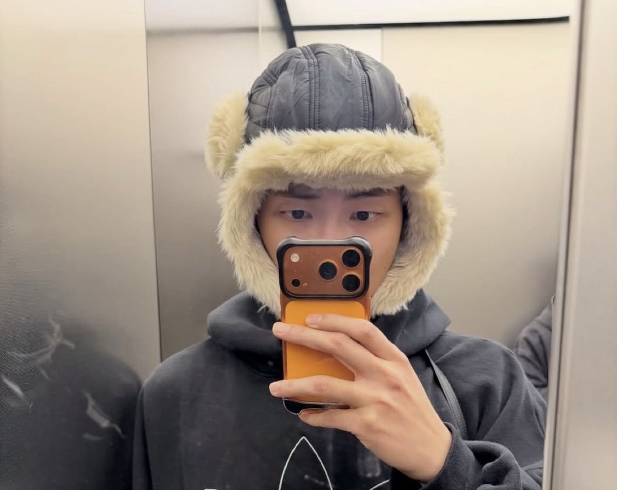 BTS’s Jin displays a mullet hairstyle and handsome visuals in the first set of concept photos for ‘ECHO’