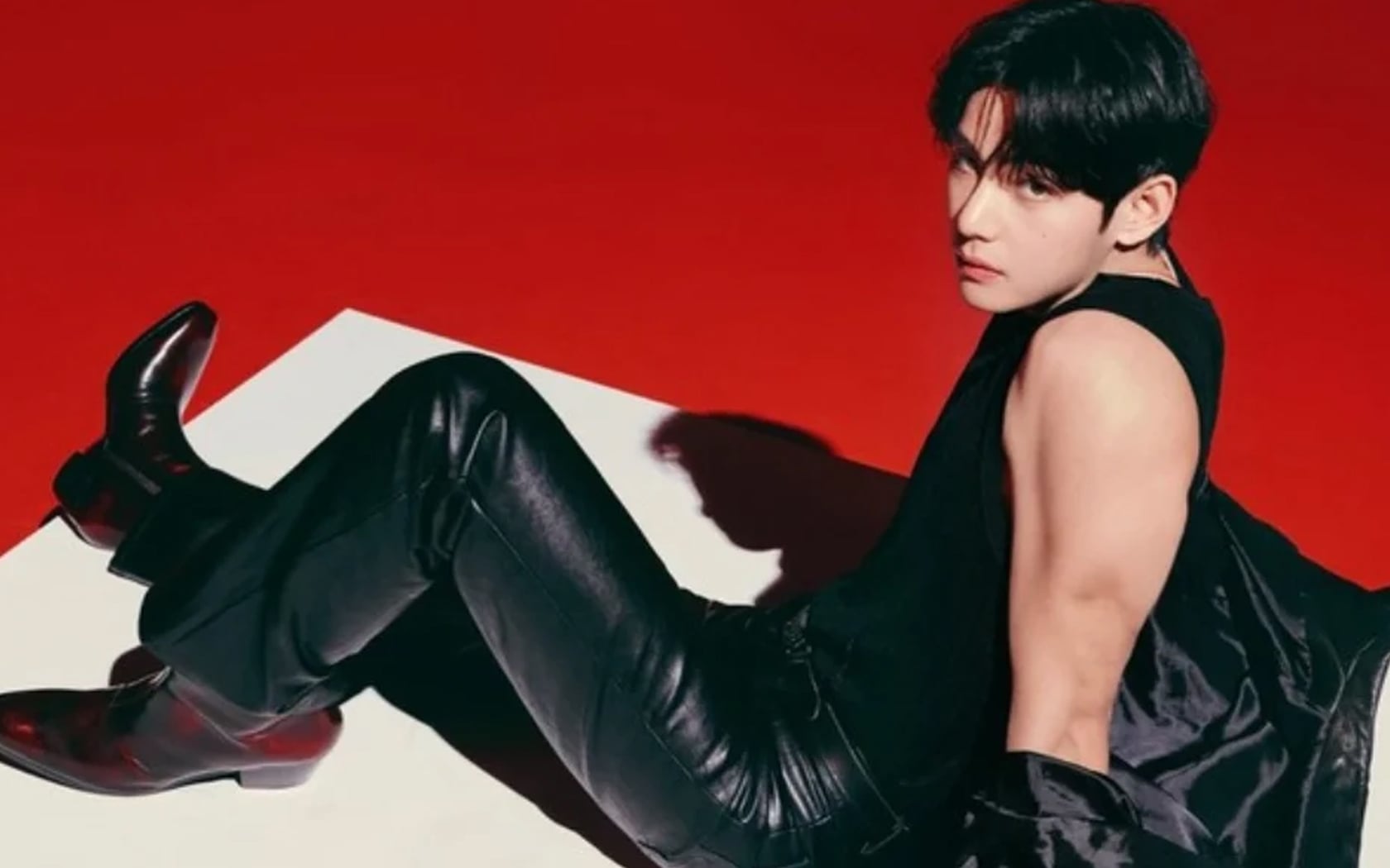 Confirmed BTS V and Jennie Blackpink fly cheap to Jeju together, also ask for more blankets