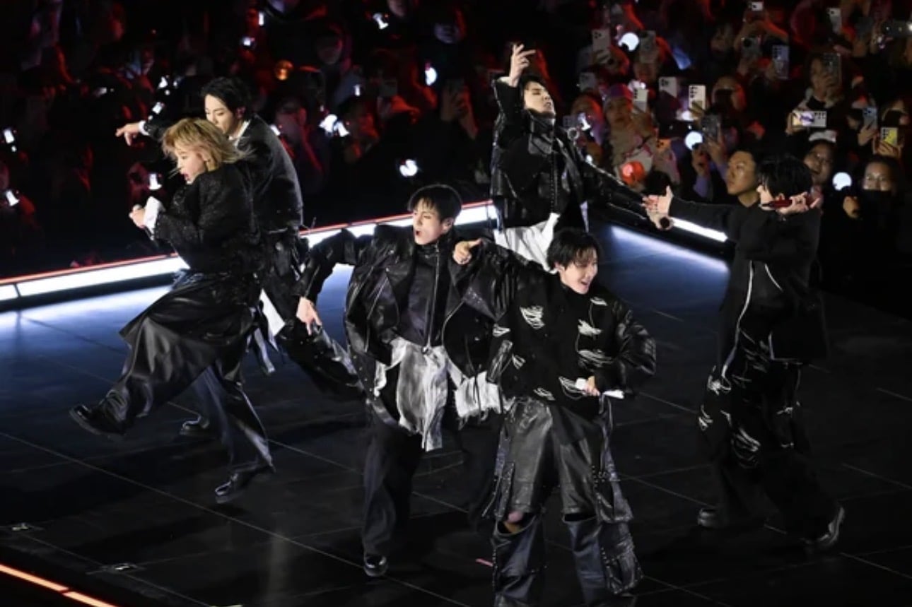 7 Things BTS Jungkook’s Facial Features Say About His Personality