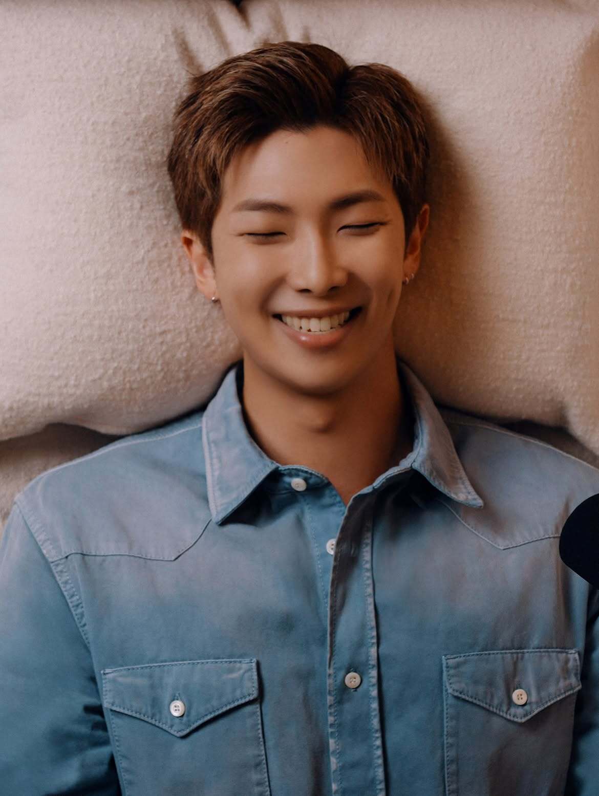 V BTS makes fans wait for a long time when playing an open upload game on social networks